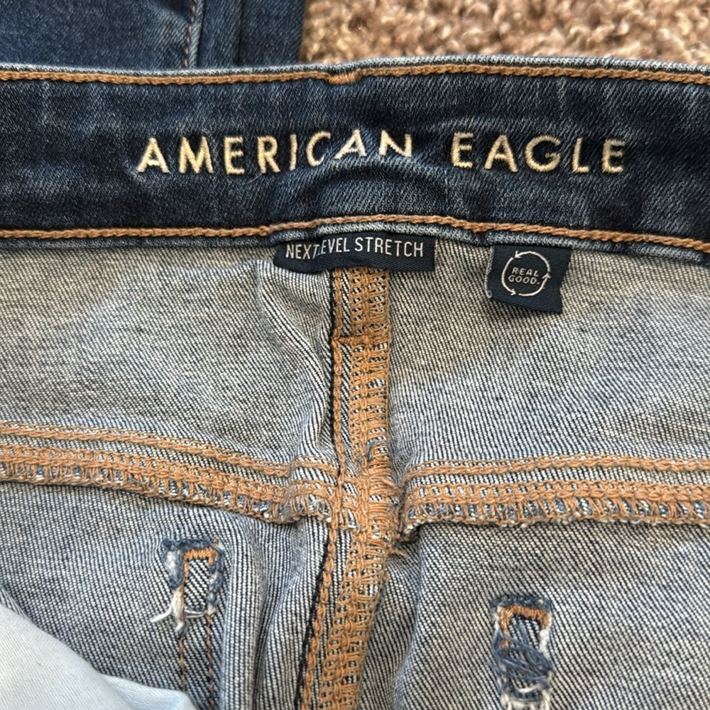 AEO - Picture 3 of 8